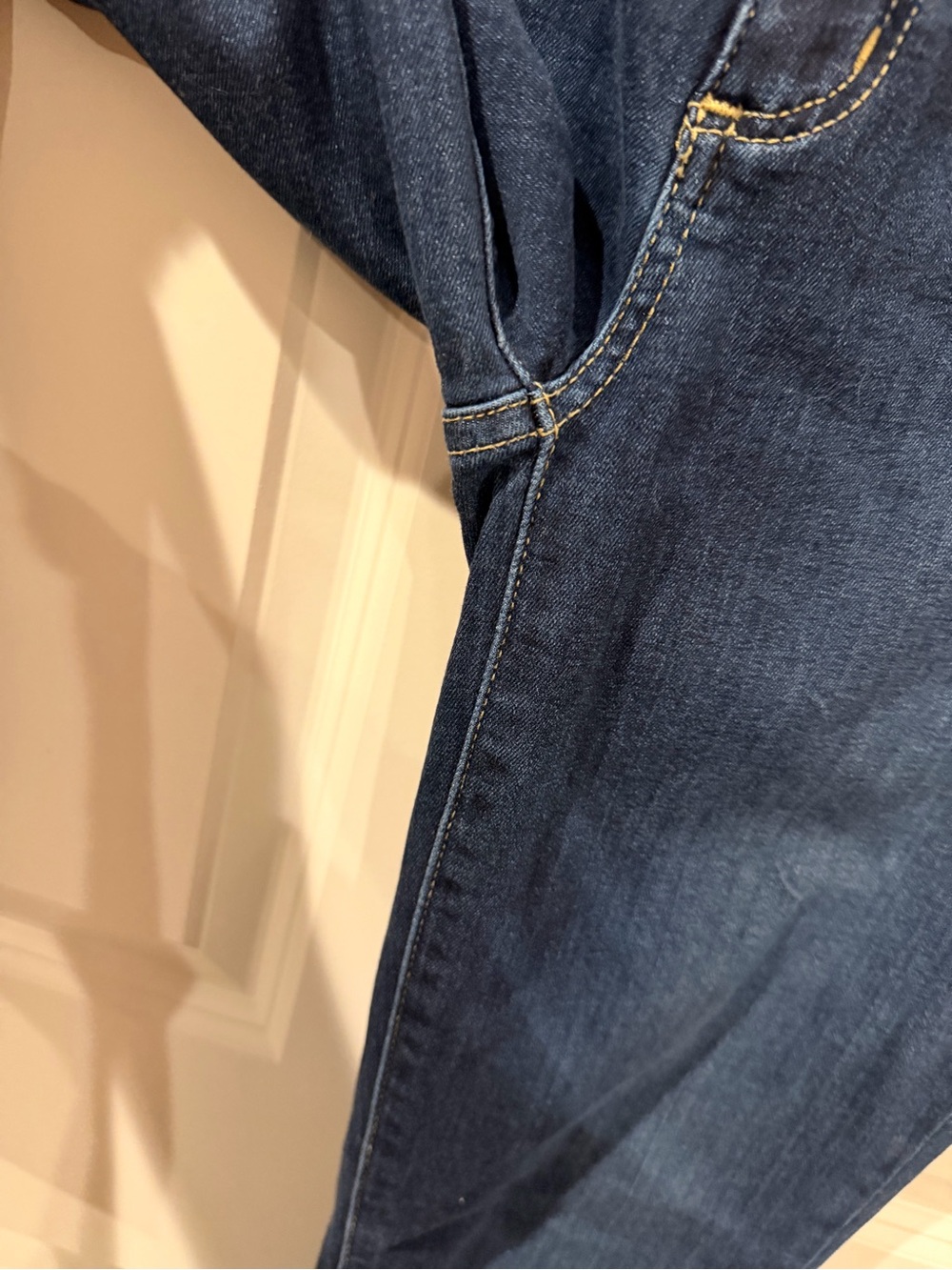 Eddie Bauer Slightly Curvy Slim Straight Leg Blue Jeans Size 4 - Picture 4 of 6
